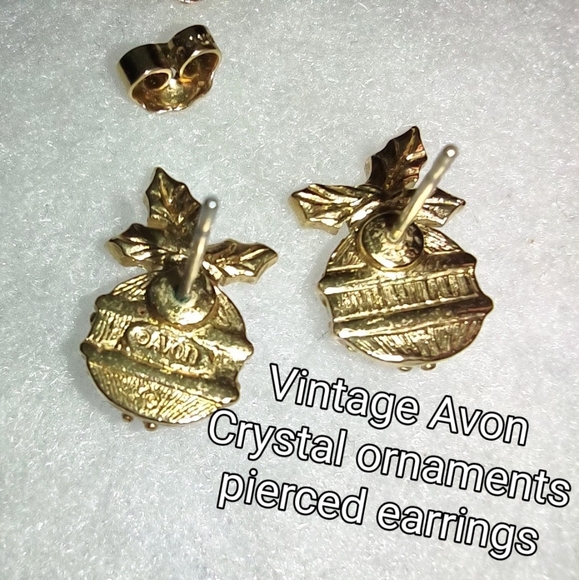 2 Pr Vintage Christmas Earrings+ FREE Snowflake Earrings AVON - Picture 9 of 13